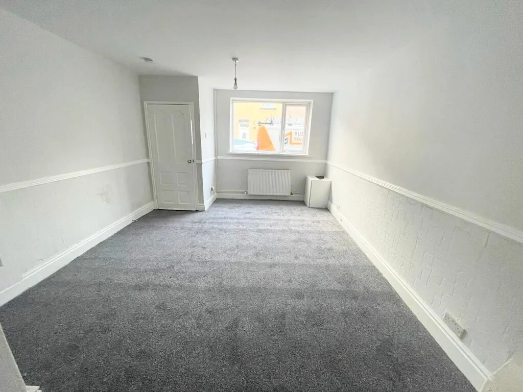2 bed house to rent — Dickinson Street, Darlington, DL1