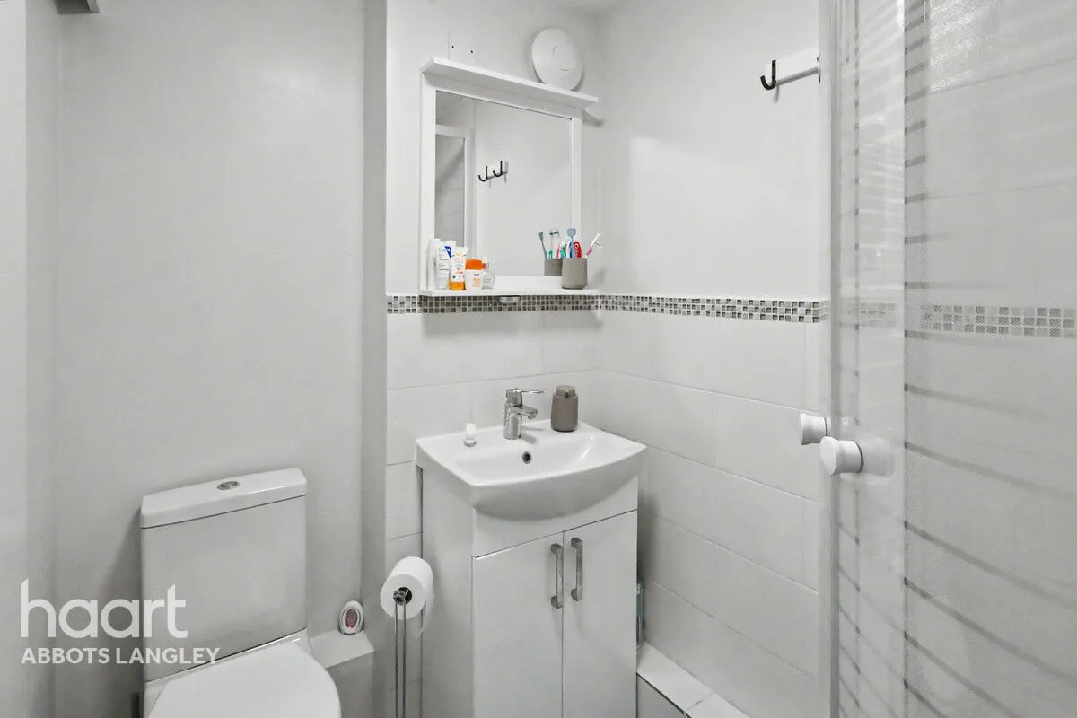 Spur Close, Abbots Langley, WD5, photo 6