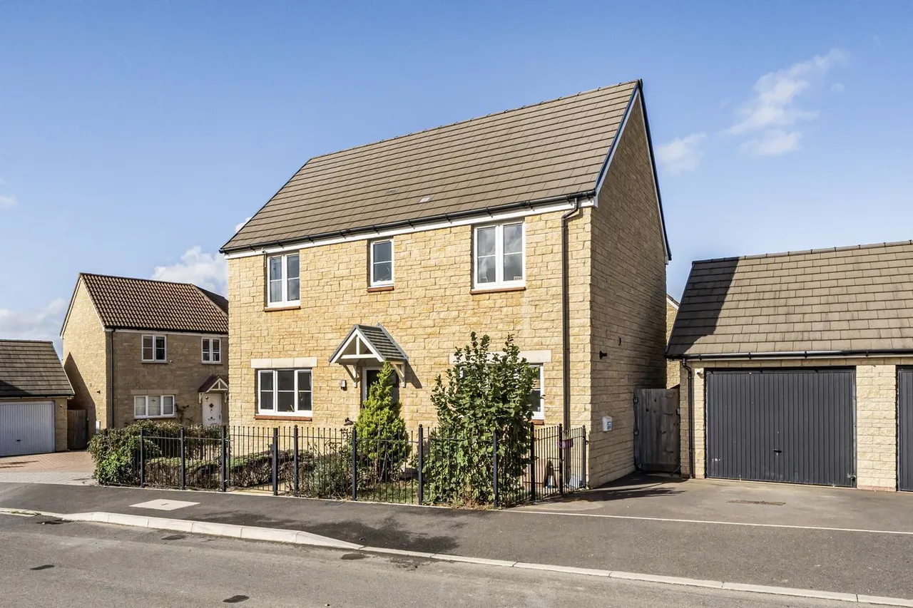 3 bed house for sale, Compton Drive, Ansford, BA7