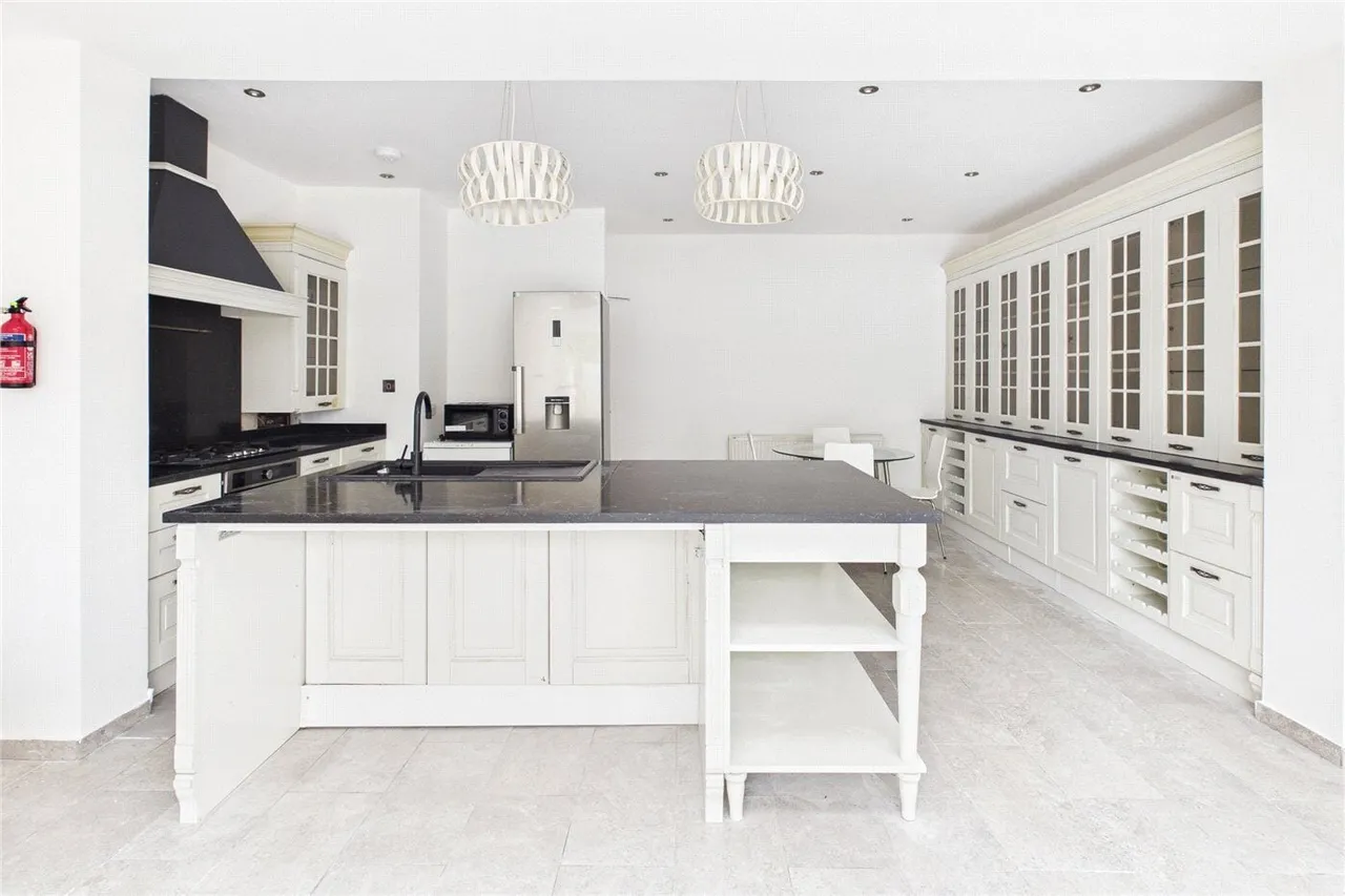 Romeyn Road, London, SW16, photo 2