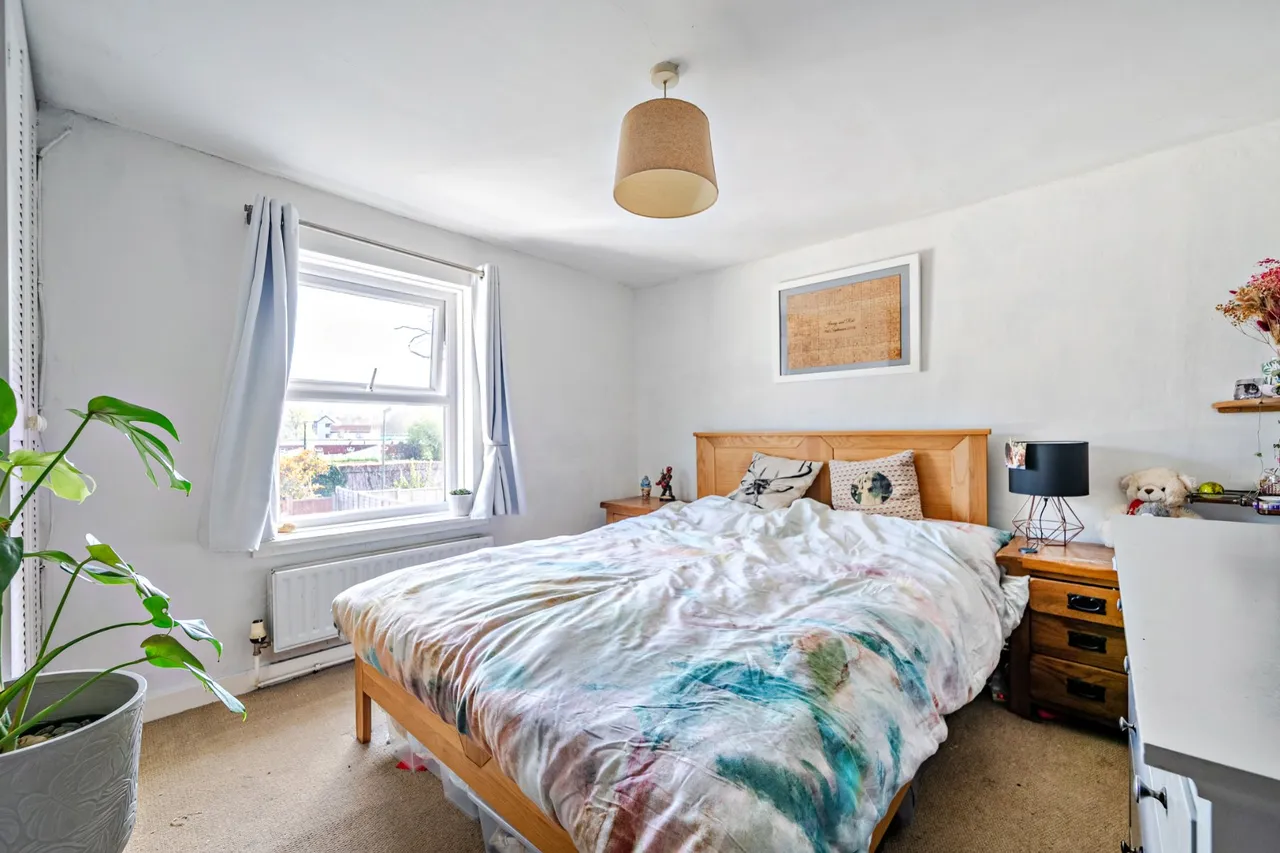 Kings Road, Farncombe, GU7, photo 8