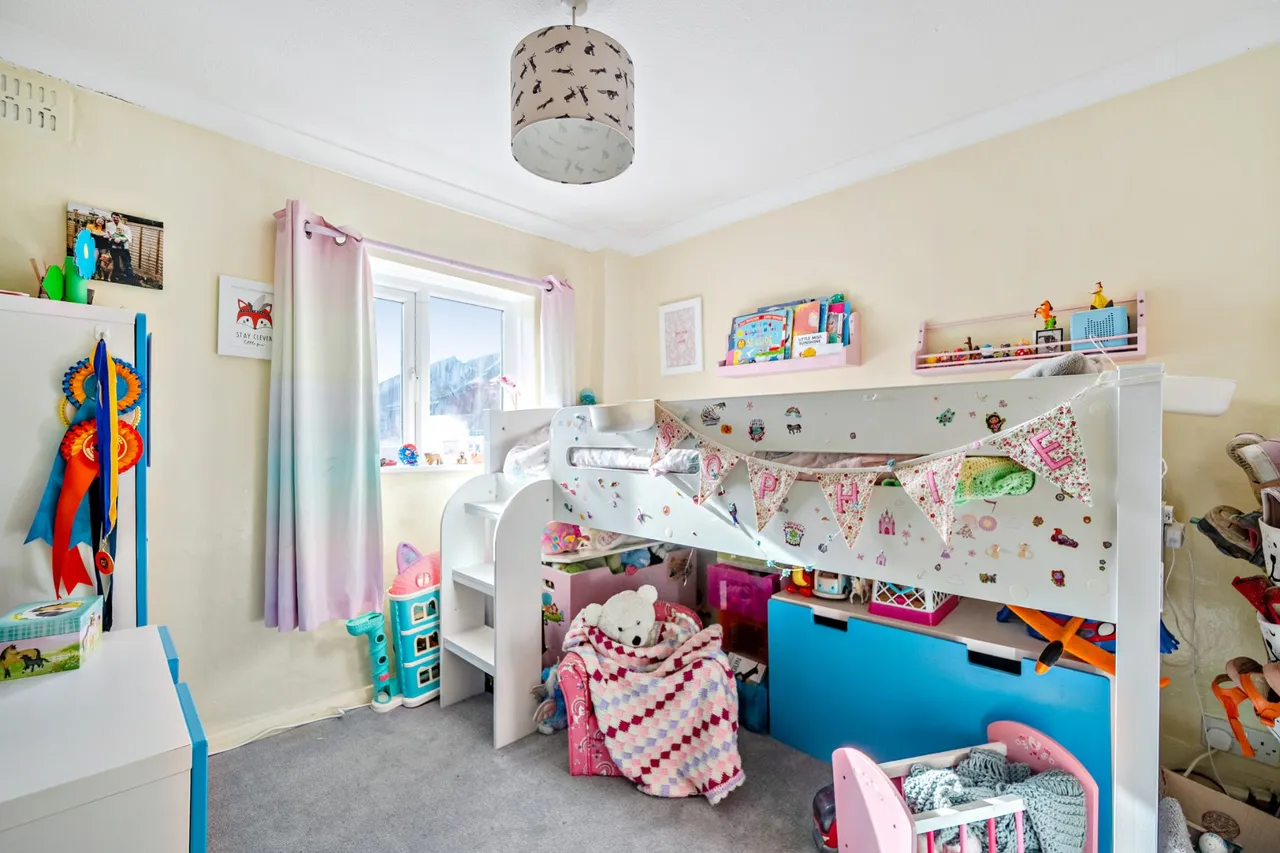 Kings Road, Farncombe, GU7, photo 10