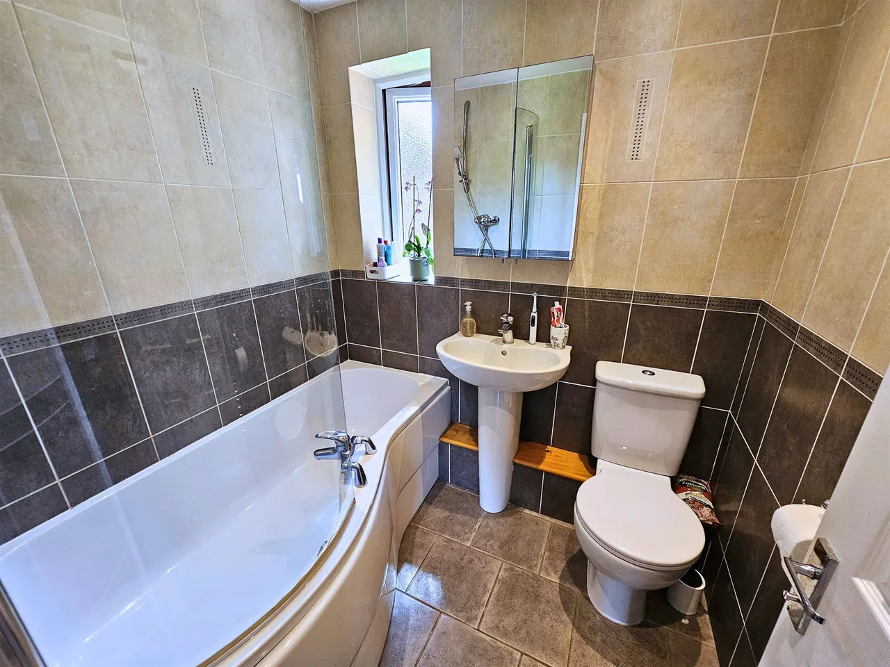 Quainton Road, Waddesdon, Aylesbury, photo 6