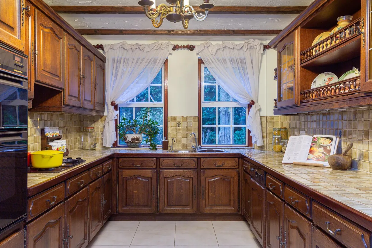 Bush Hill, Winchmore Hill, London, N21, photo 11