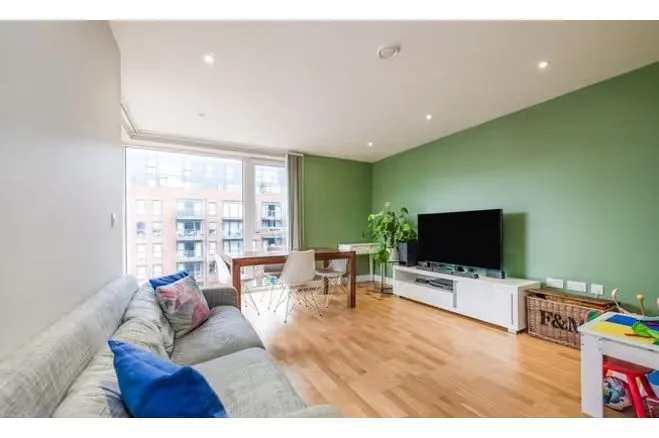 5 Zenith Close, London, photo 7