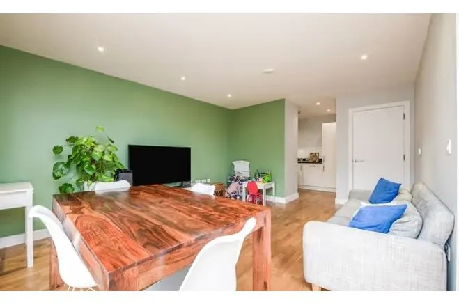5 Zenith Close, London, photo 5