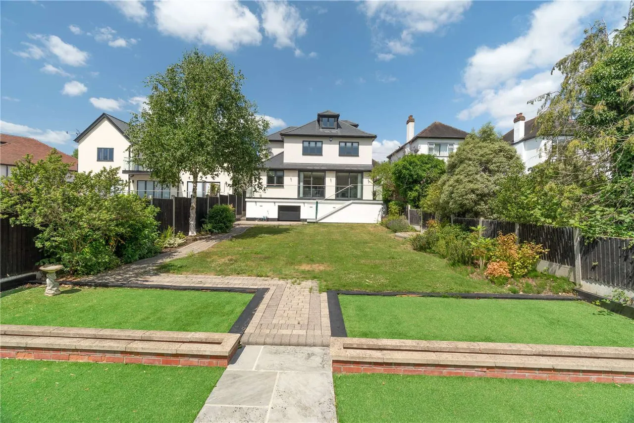 Shelley Grove, Loughton, Essex, IG10 1BY, photo 4