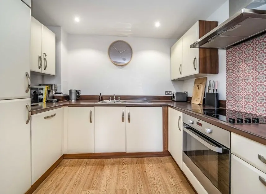 Seven Sisters Road, Finsbury Park, N4, photo 3