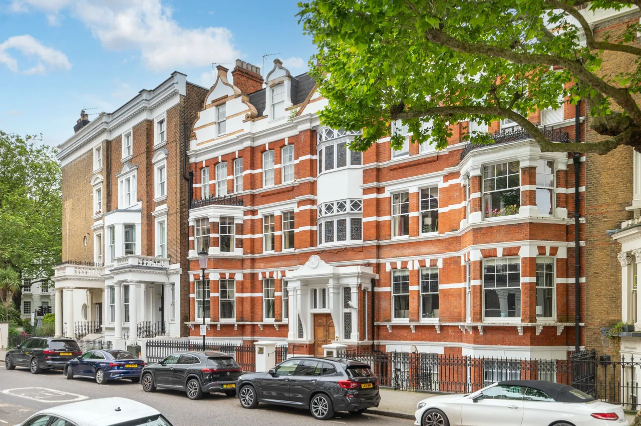 3 bed flat for sale — 8 Holland Park Mansions, London