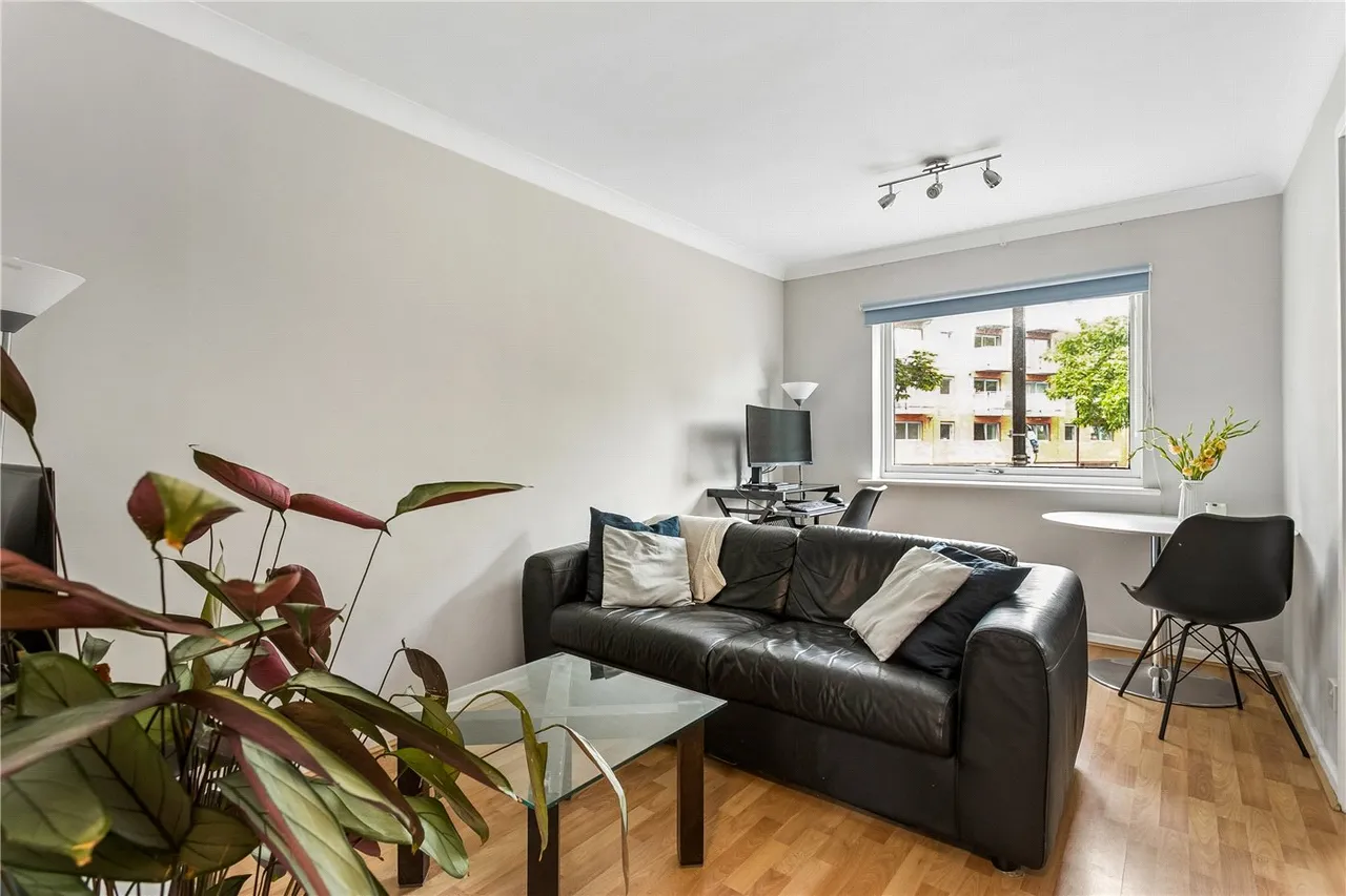 1 bed flat for sale — Tinniswood Close, London, N5