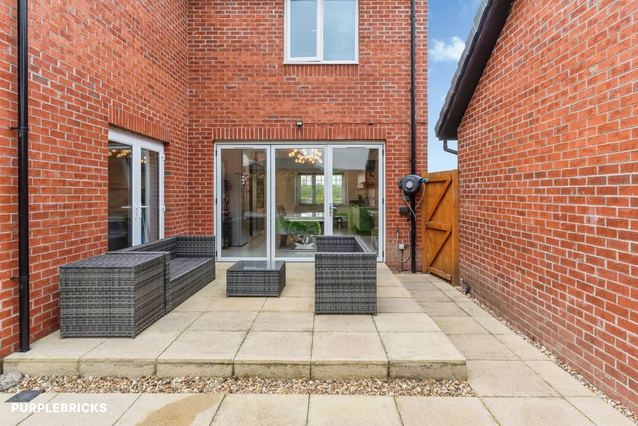 Ribbon Pond Drive, Newark, NG24, photo 31