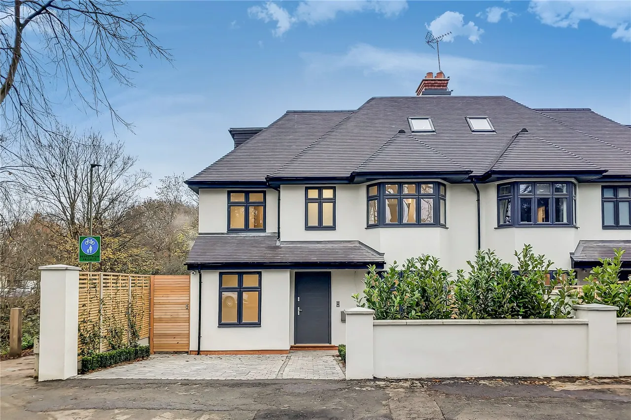 6 bed house to rent, Bridge Lane, London, NW11