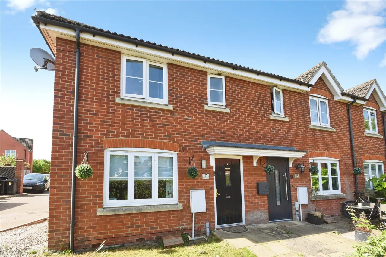 3 bed house for sale — Orchid Close, Brewers End, Takeley, Bishop's Stortford, CM22