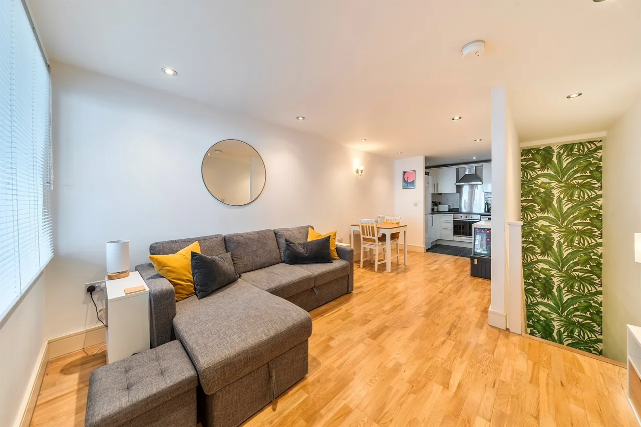1 bed flat for sale — Liberty Street, London