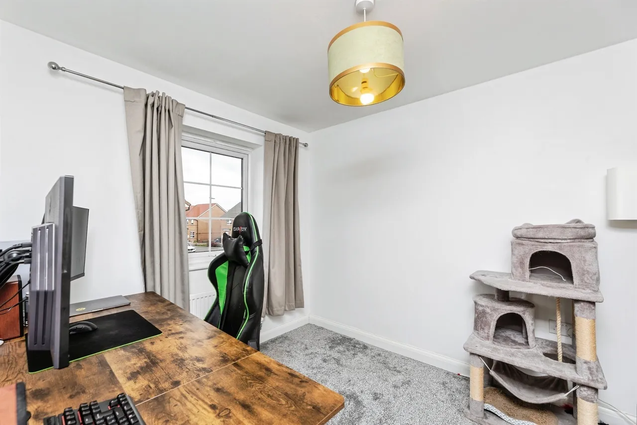 Crown Avenue, East Ardsley, WF3, photo 13