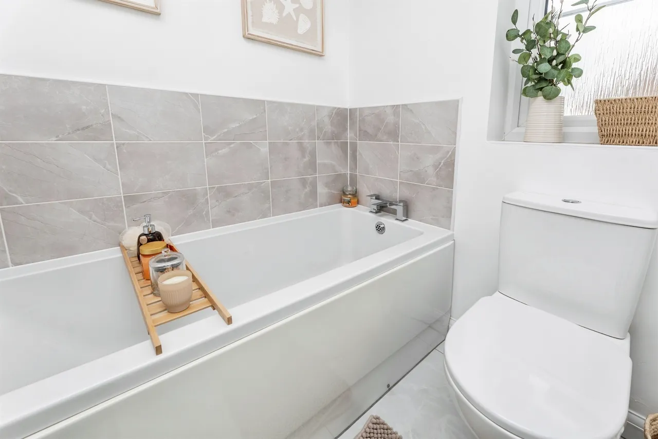 Crown Avenue, East Ardsley, WF3, photo 16
