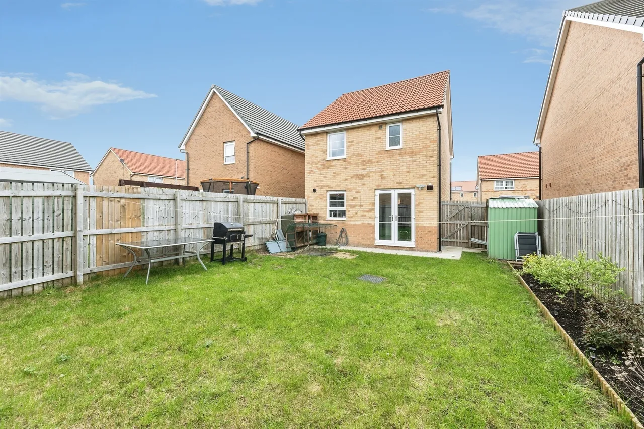 Crown Avenue, East Ardsley, WF3, photo 2