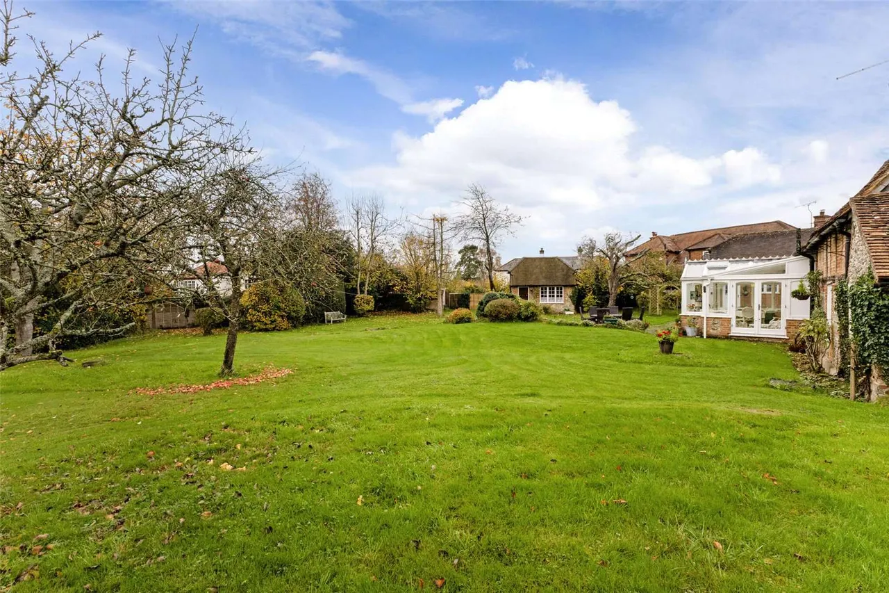Piddington Lane, Wheeler End, HP14, photo 11