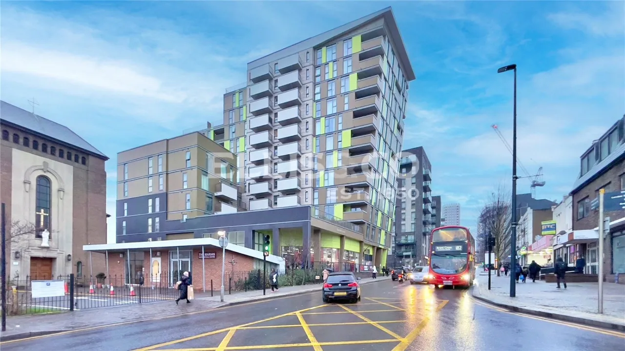 High Road, Wembley, HA9, photo 9