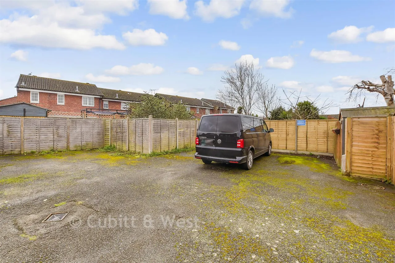 Keelson Way, Littlehampton, BN17, photo 5