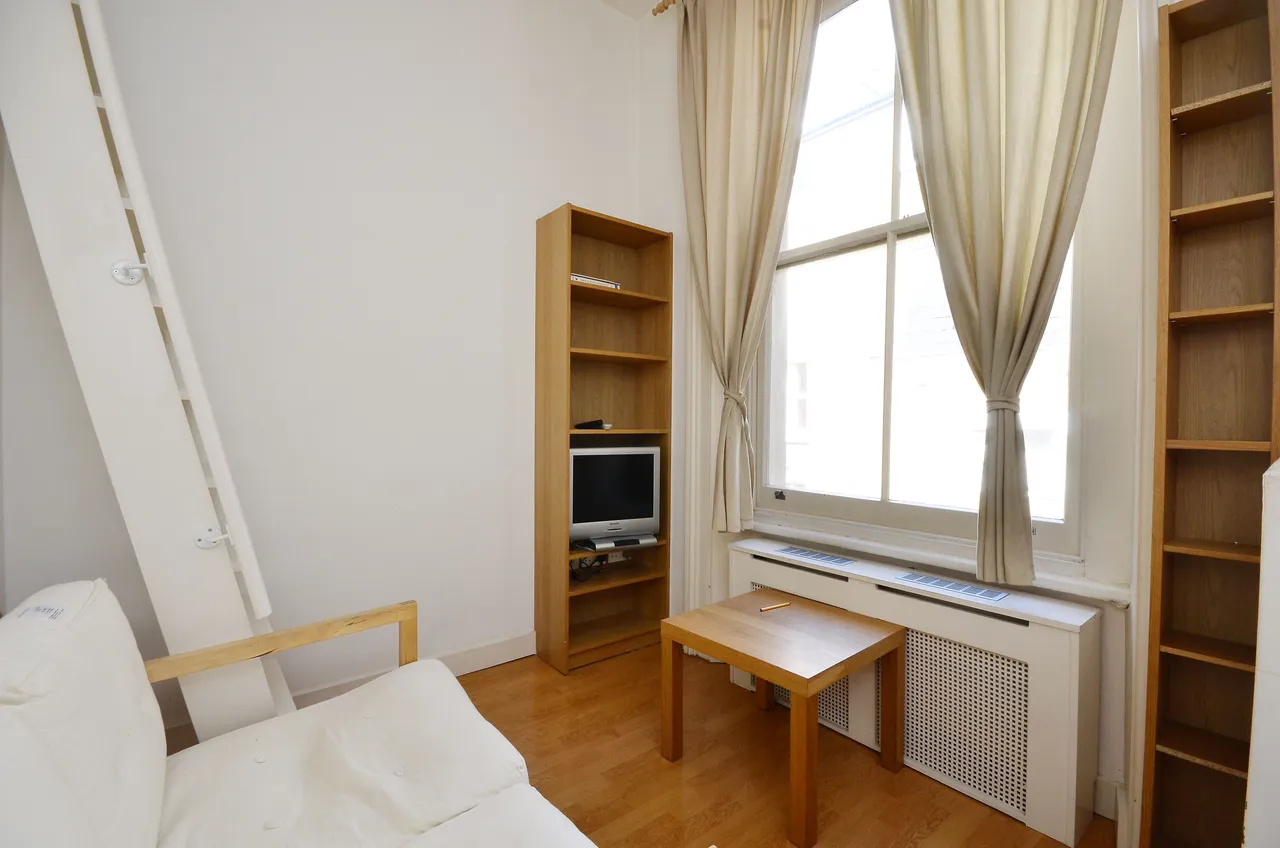 Flat 4, 26 Fairholme Road, London, photo 2