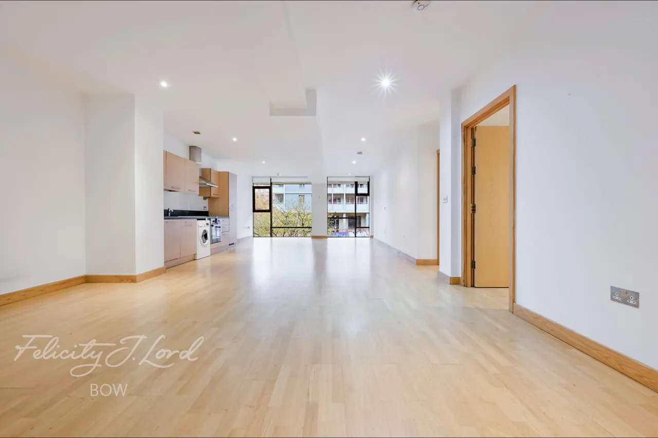Roach Road, London, E3, photo 2