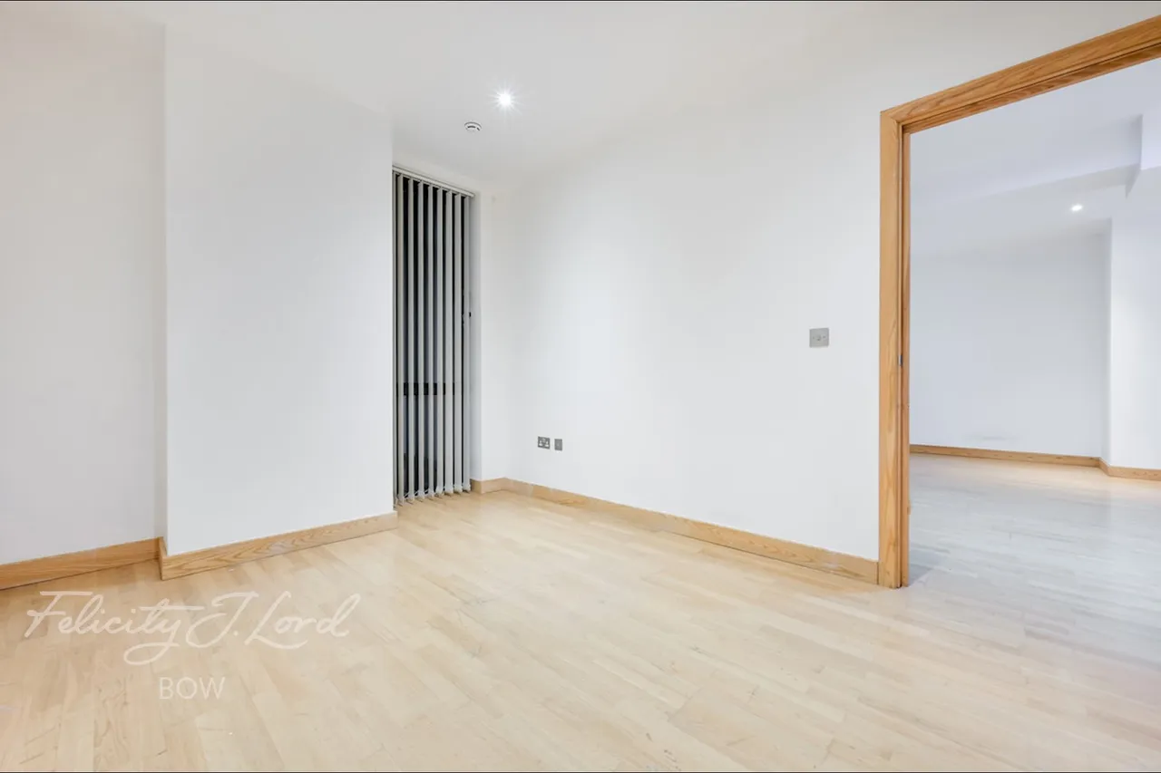 Roach Road, London, E3, photo 18