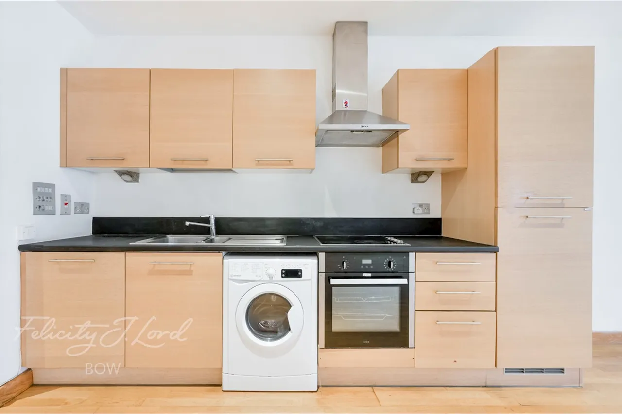 Roach Road, London, E3, photo 5