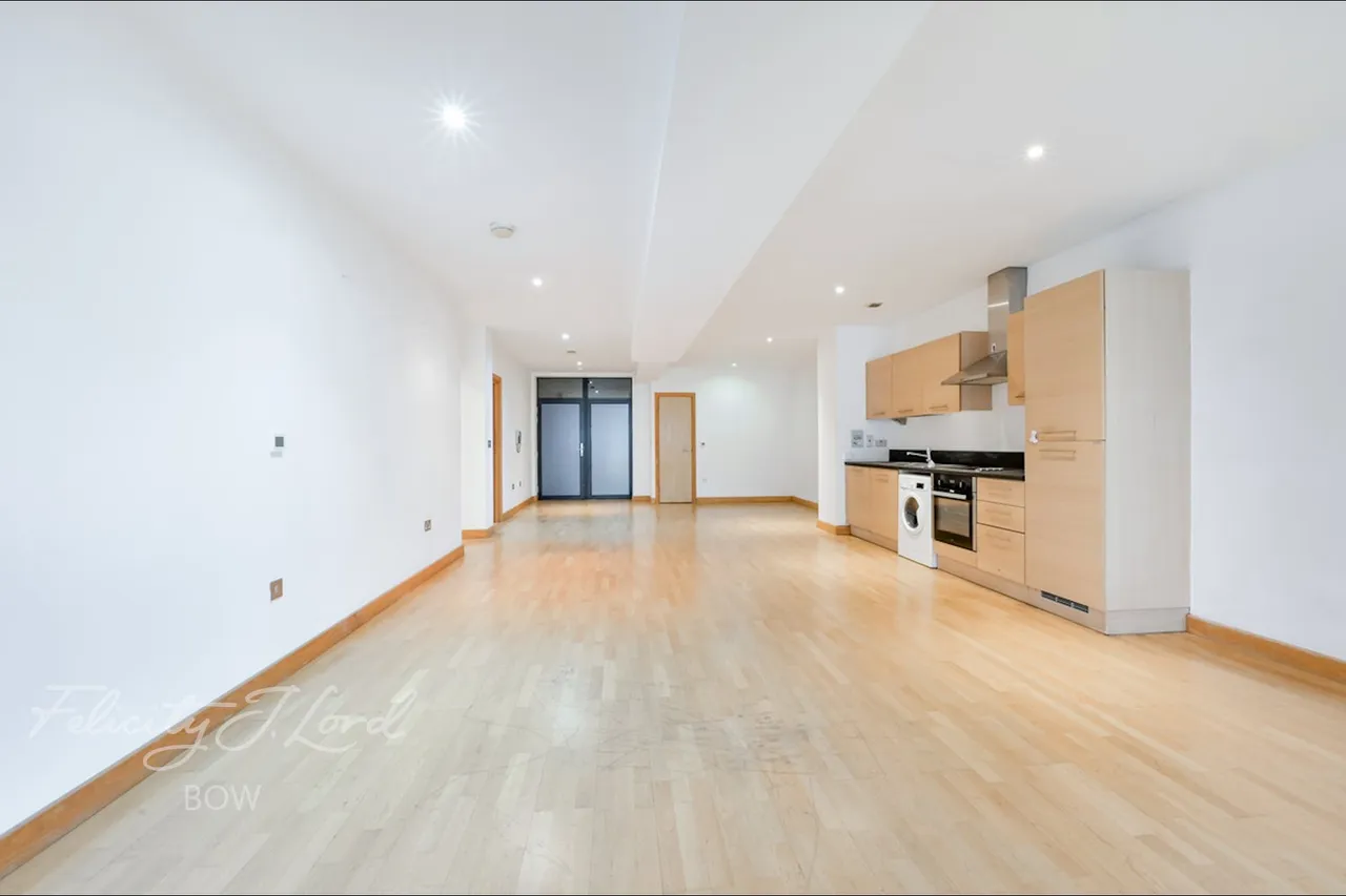 Roach Road, London, E3, photo 7
