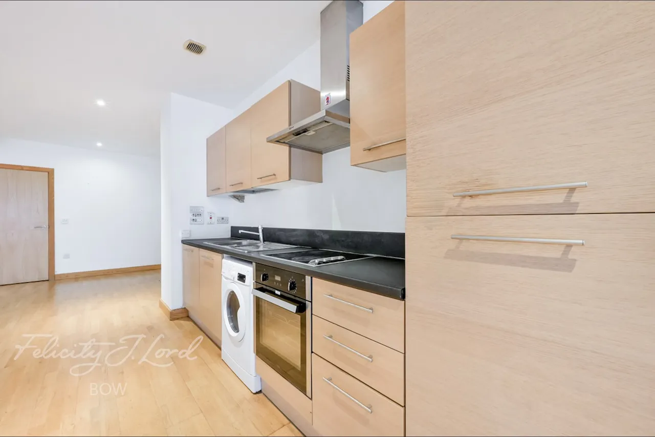 Roach Road, London, E3, photo 6