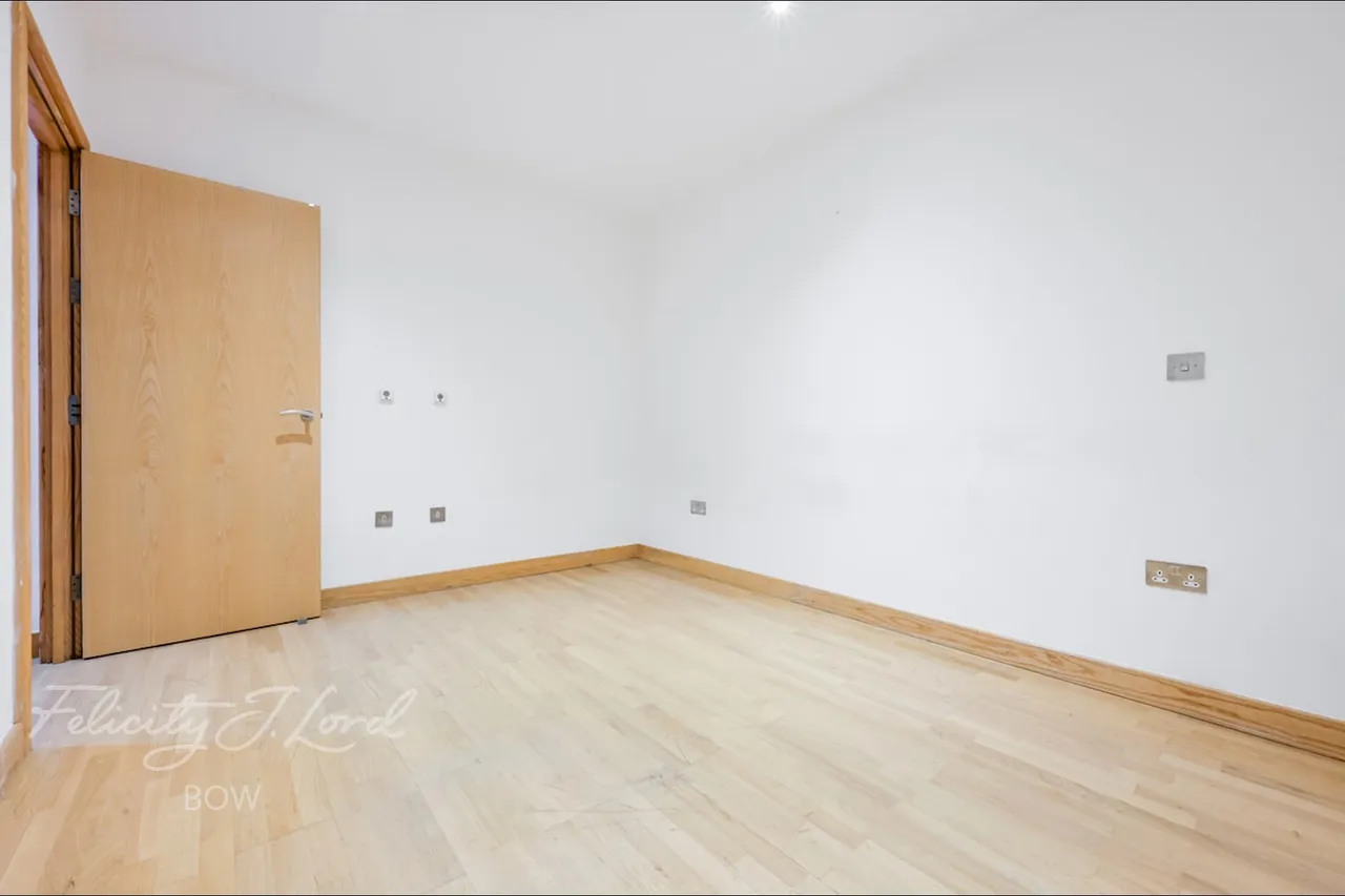 Roach Road, London, E3, photo 20
