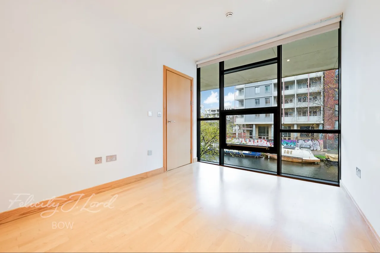 Roach Road, London, E3, photo 12