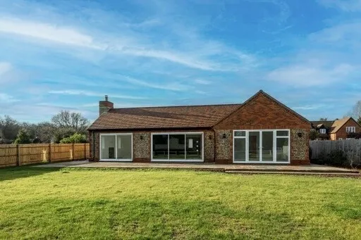 3 bed house to rent, Tinkers Lane, Wigginton, HP23