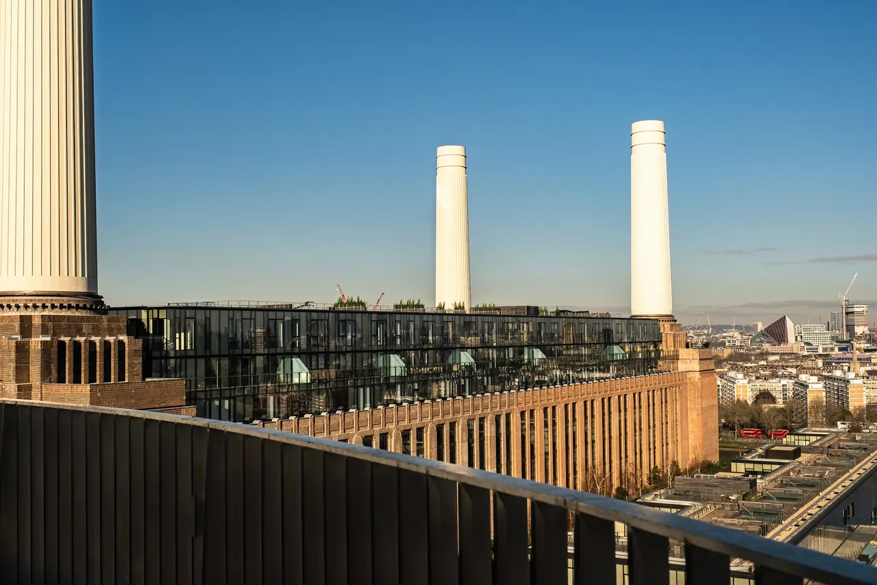 1 bed flat for sale — Battersea Power Station, Kirtling Str...