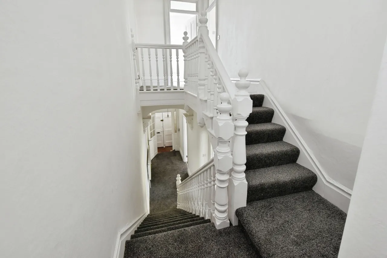 Queen Victoria Road, Llanelli, SA15, photo 17