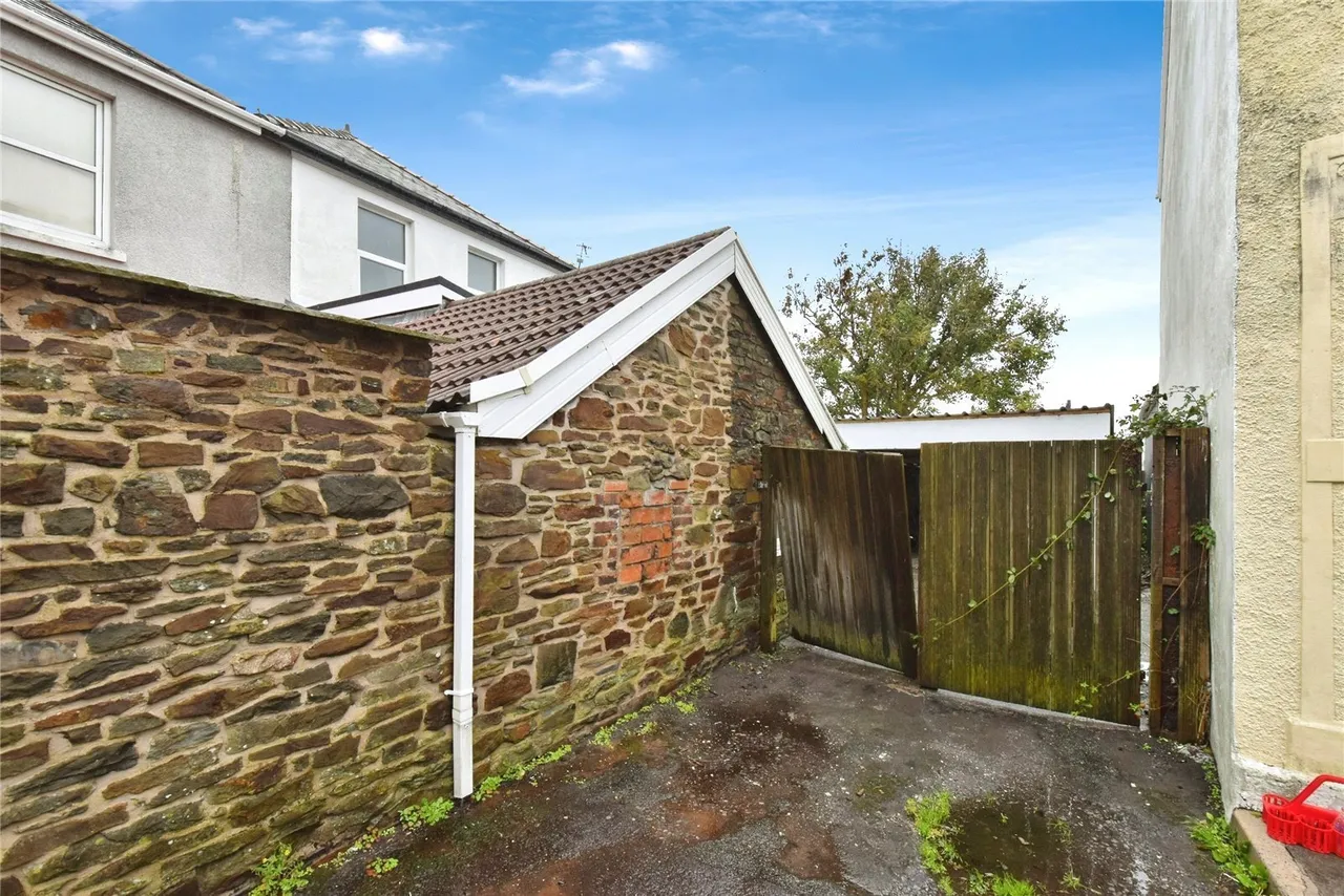 Queen Victoria Road, Llanelli, SA15, photo 25