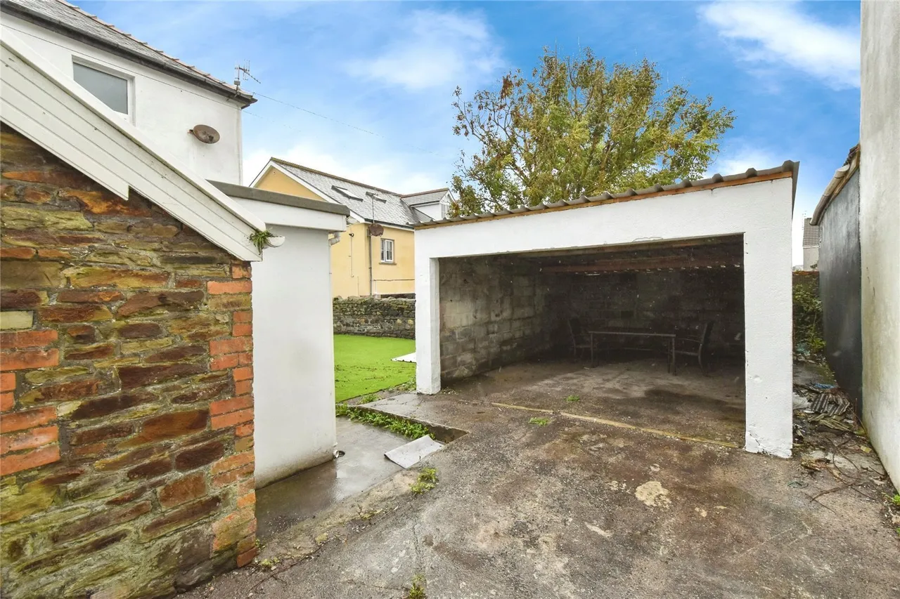 Queen Victoria Road, Llanelli, SA15, photo 5