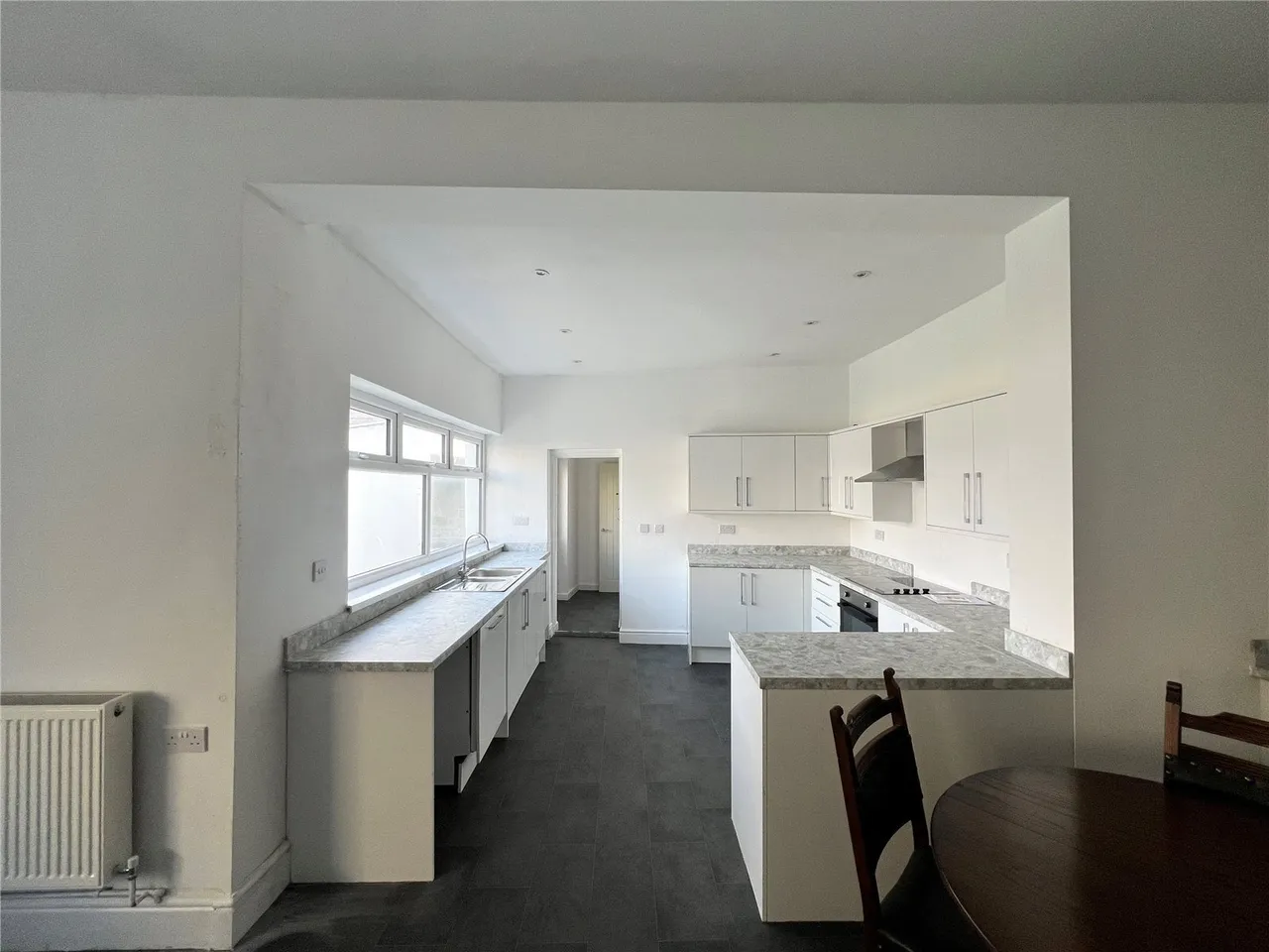 Queen Victoria Road, Llanelli, SA15, photo 13