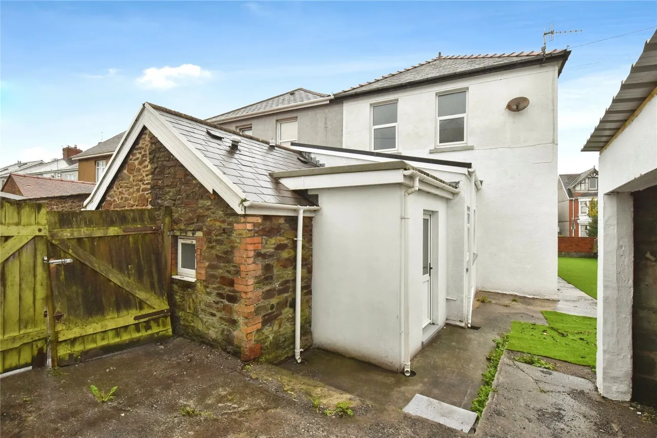 Queen Victoria Road, Llanelli, SA15, photo 26