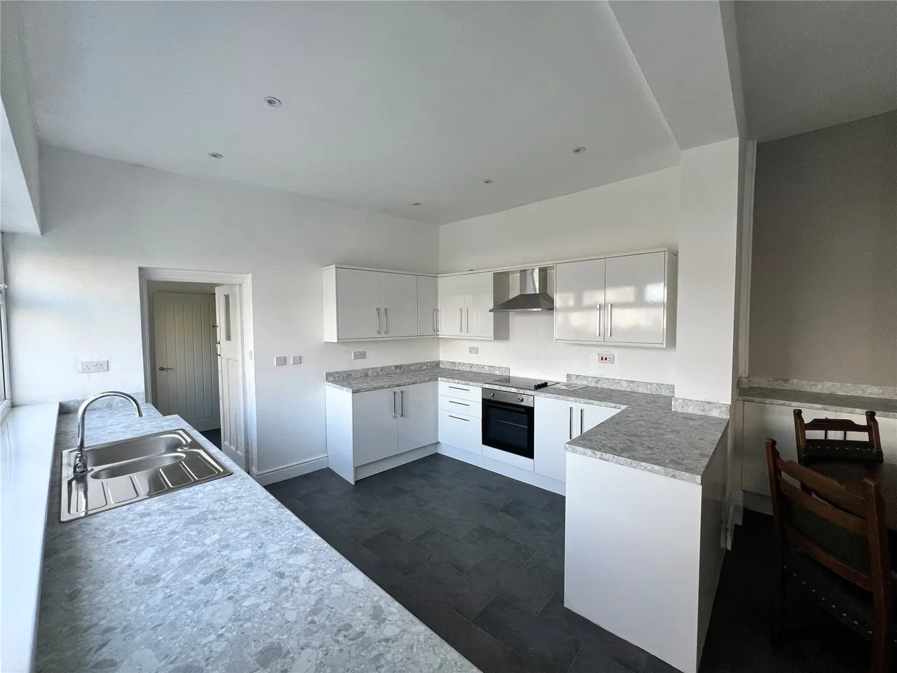 Queen Victoria Road, Llanelli, SA15, photo 14