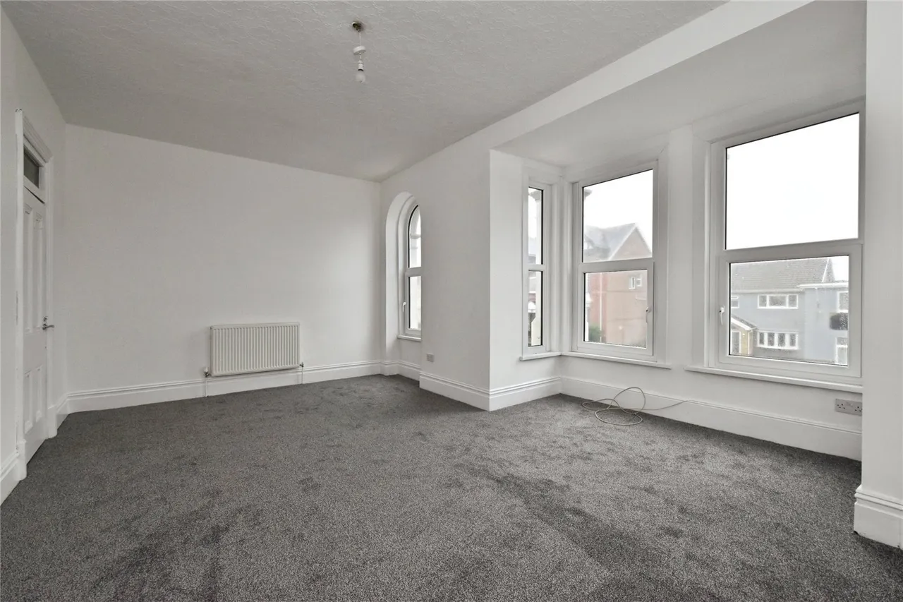 Queen Victoria Road, Llanelli, SA15, photo 18