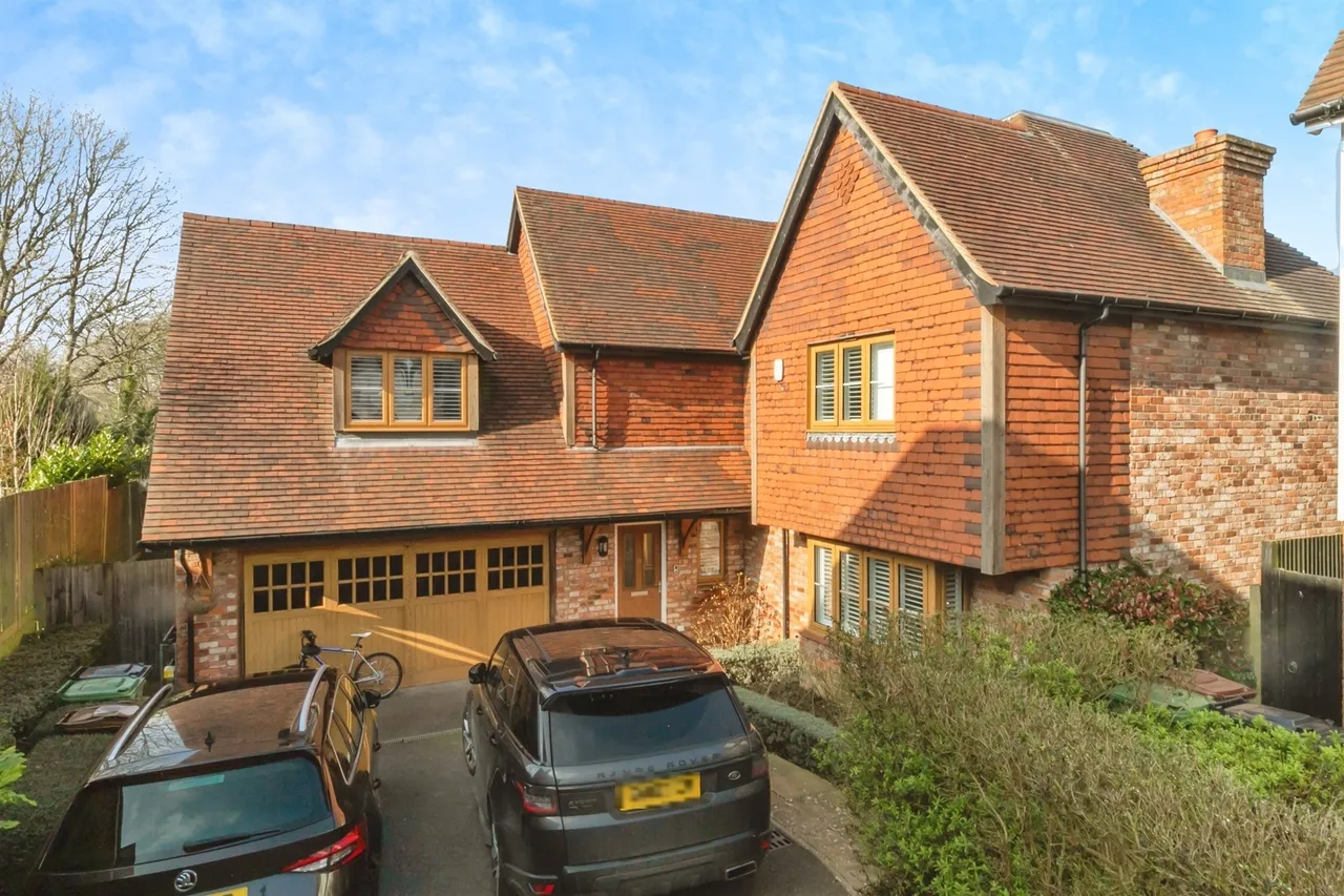 5 bed house for sale — Woodlands Way, Hastings