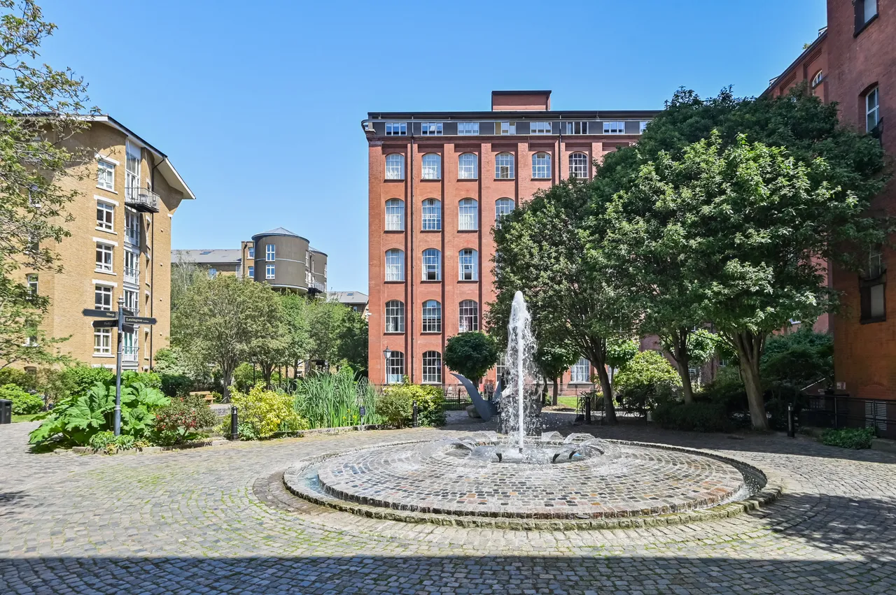 Flat 22 Park East Building, Bow Quarter, 60, Fairfield Road, photo 9