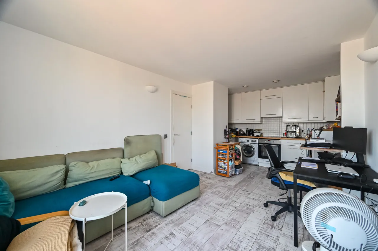 Flat 22 Park East Building, Bow Quarter, 60, Fairfield Road, photo 4