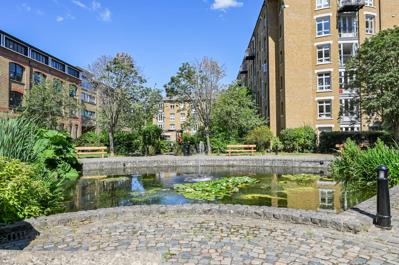 Flat 22 Park East Building, Bow Quarter, 60, Fairfield Road, photo 11
