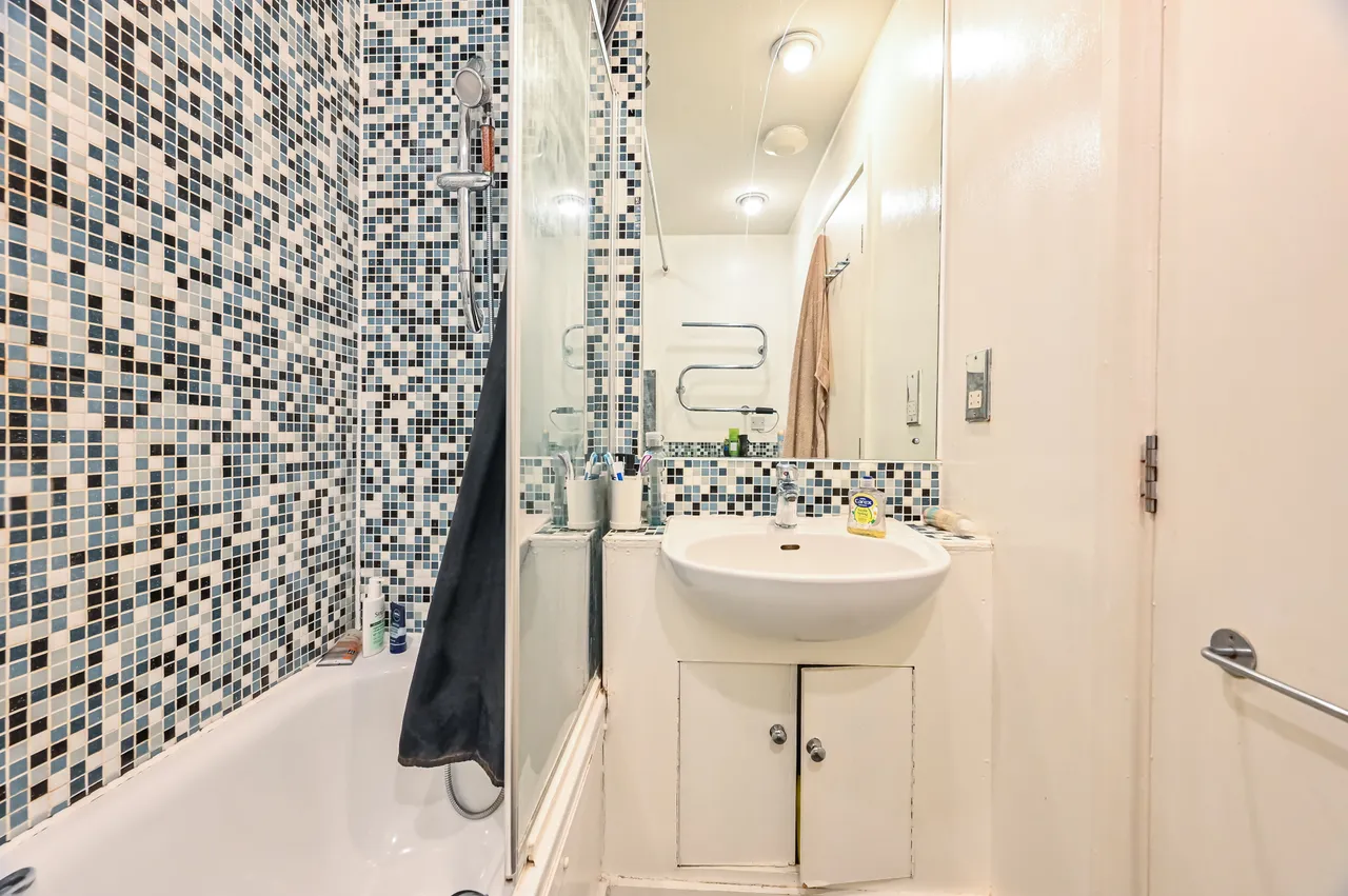 Flat 22 Park East Building, Bow Quarter, 60, Fairfield Road, photo 5