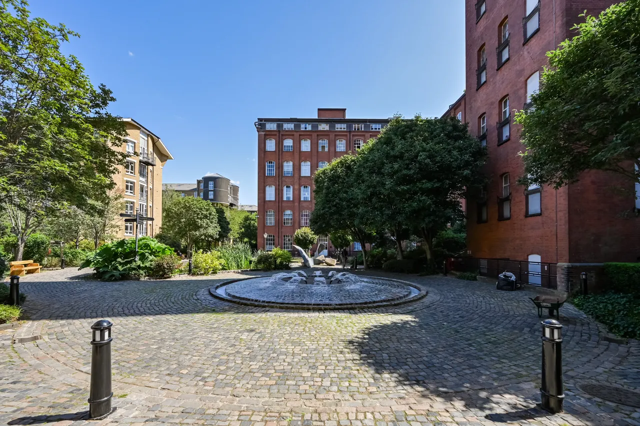 Flat 22 Park East Building, Bow Quarter, 60, Fairfield Road, photo 12