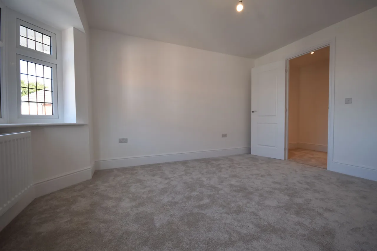 Bartons Road, PO9, photo 10