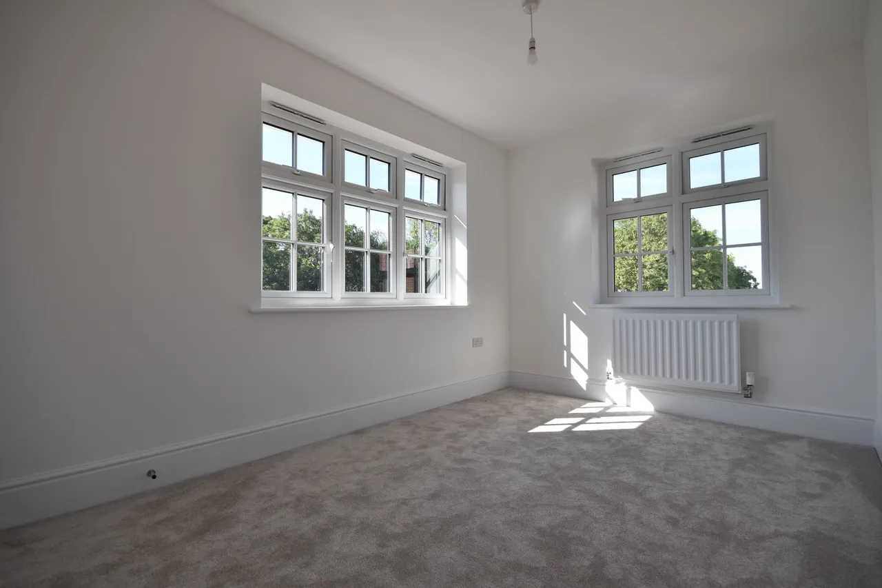 Bartons Road, PO9, photo 9