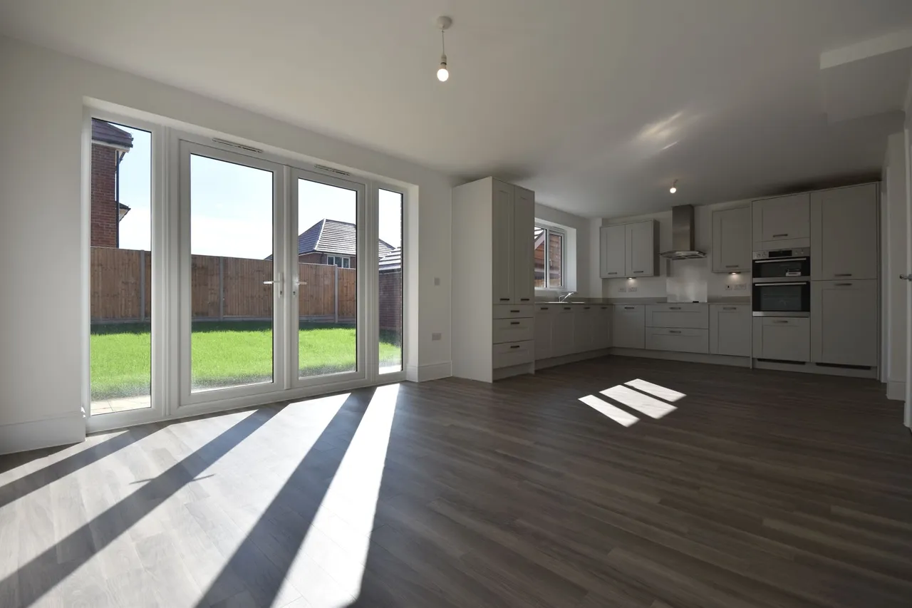 Bartons Road, PO9, photo 3